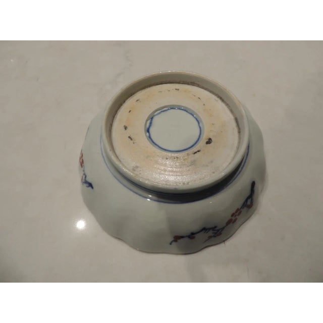 Japonisme Vintage Red and Blue Round Imari Round Dish For Sale - Image 3 of 8