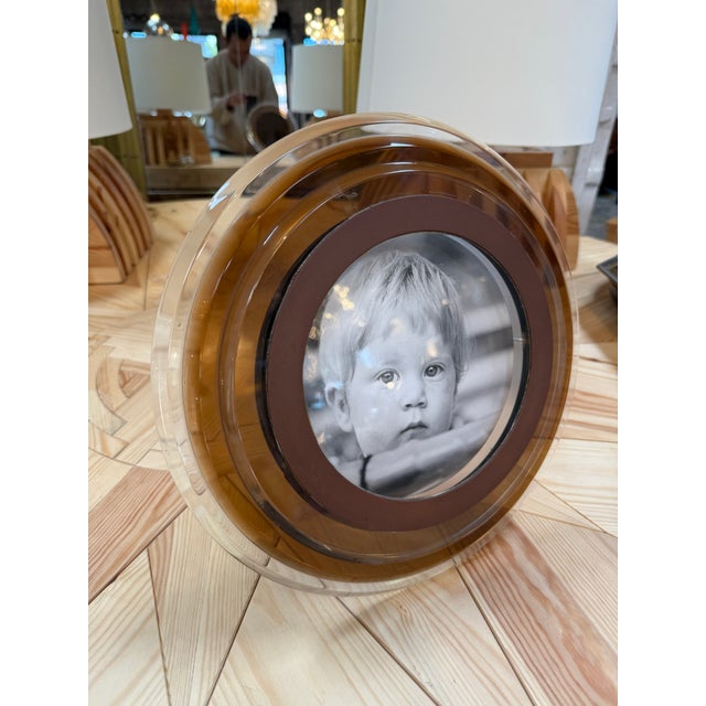 Plastic Italian Modernist Round Lucite Picture Frame, 1970s For Sale - Image 7 of 8