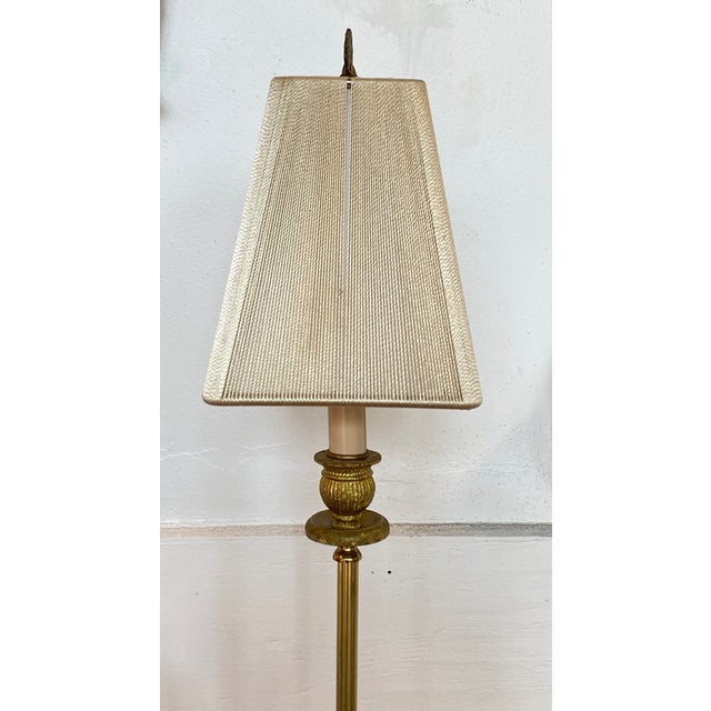 Modern Mid 20th Century Dorothy Draper Gilt Brass Tassel Lamp With Shade For Sale - Image 3 of 5
