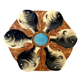 English Majolica Fish Head Oyster Plate in the Style of Mintons or George Jones For Sale