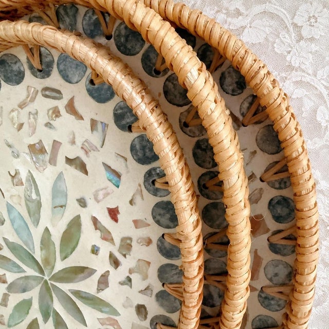 Set of 3 Rattan Mother-of-Pearl Inlaid Oval Trays With Floral Leaf Shapes For Sale - Image 4 of 4
