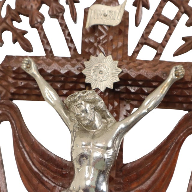 20th Century Folk Art Handmade Tramp Art Crucifix, 1890s For Sale - Image 14 of 18