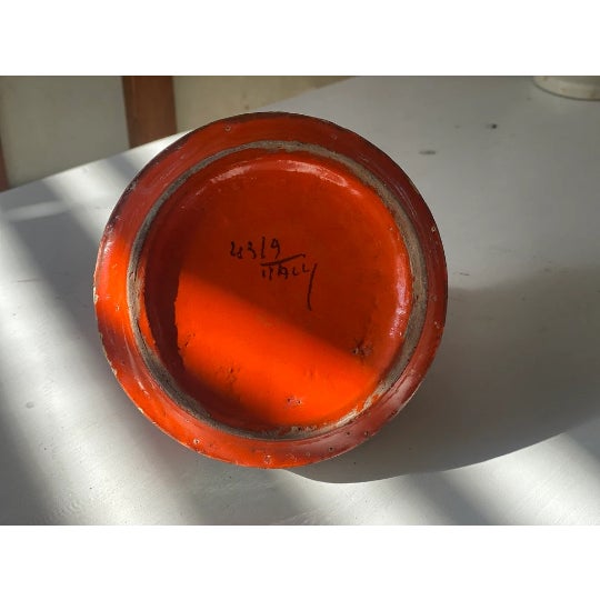 Raymor Mid-Century Modern Orange Vase With Geometric Detail by Aldo Londi for Bitossi, Circa 1960s For Sale - Image 4 of 6