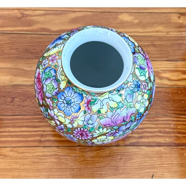 Mid 20th Century Vintage Japanese Porcelain Mille Fleur "Thousand Flowers" Vase / Urn For Sale - Image 5 of 9