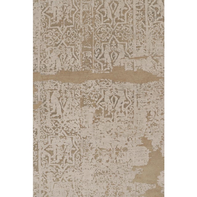 Rug & Kilim's Modern Abstract Rug in Chalk and Ash Fragment Design For Sale In New York - Image 6 of 8