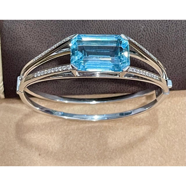 Aqua 32 Ct Natural Aqua & Diamond Bangle /Bracelet in 18 Karat White Gold 46 Grams For Sale - Image 8 of 18
