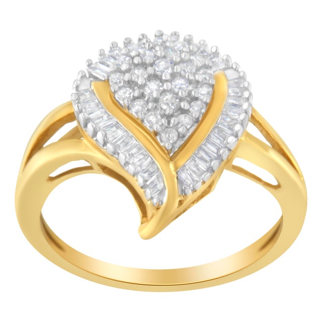 Contemporary 10K Yellow Gold Diamond Cluster Ring (1/2 Cttw, I-J Color, I1-I2 Clarity) - Size 8 For Sale - Image 3 of 7