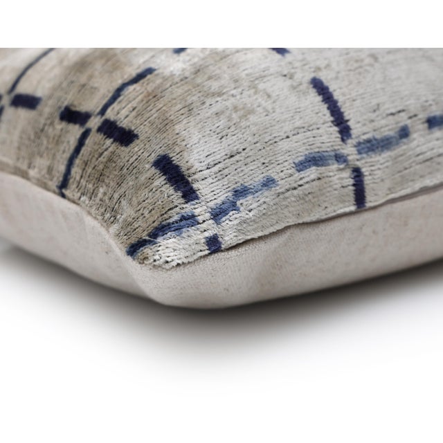 Mid-Century Modern Handwoven Silk Velvet Grid Pillow 20x20 Inch | Organic Modern Luxury Accent Cushion For Sale - Image 3 of 8