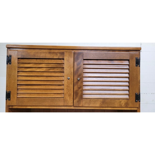 Ethan Allen Vintage Ethan Allen Heirloom Nutmeg Maple Crp Cabinet With Hutch For Sale - Image 4 of 11