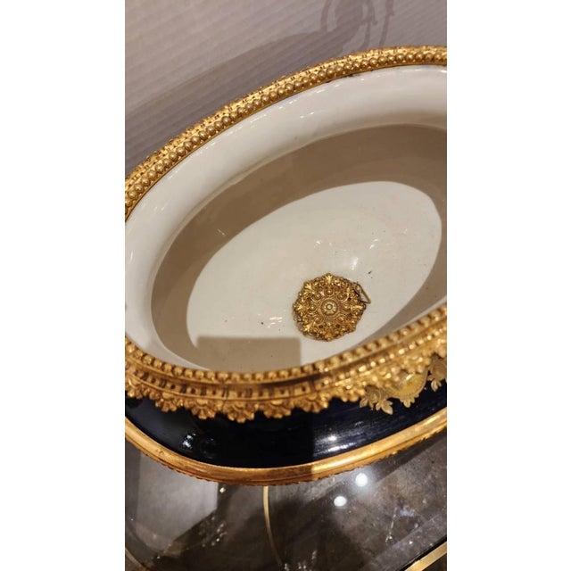 French Early 20th Century French Gilt Limoges Style Porcelain Handled Centerpiece For Sale - Image 3 of 9