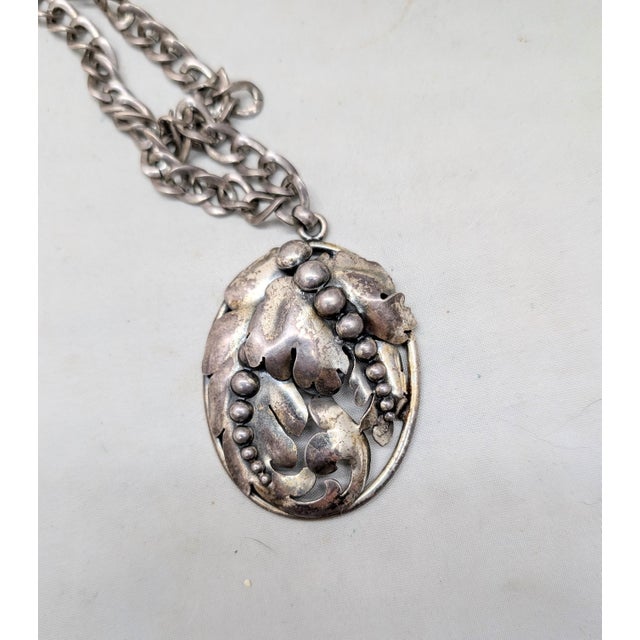 Vintage 1950s Signed Napier Silvertone Stylized Leaves Pendant Necklace For Sale - Image 12 of 12