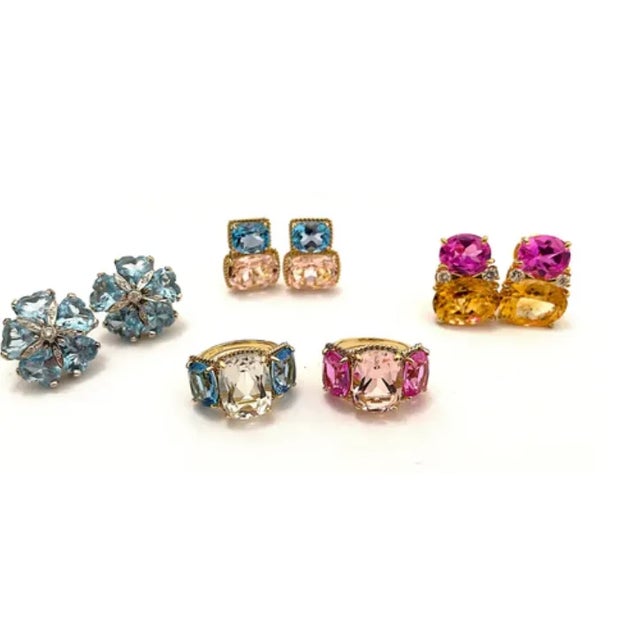 Christina Addison 18kt Yellow Gold Three Stone Ring With Pink Topaz and Blue Topaz and Rope Twist Border For Sale - Image 11 of 12