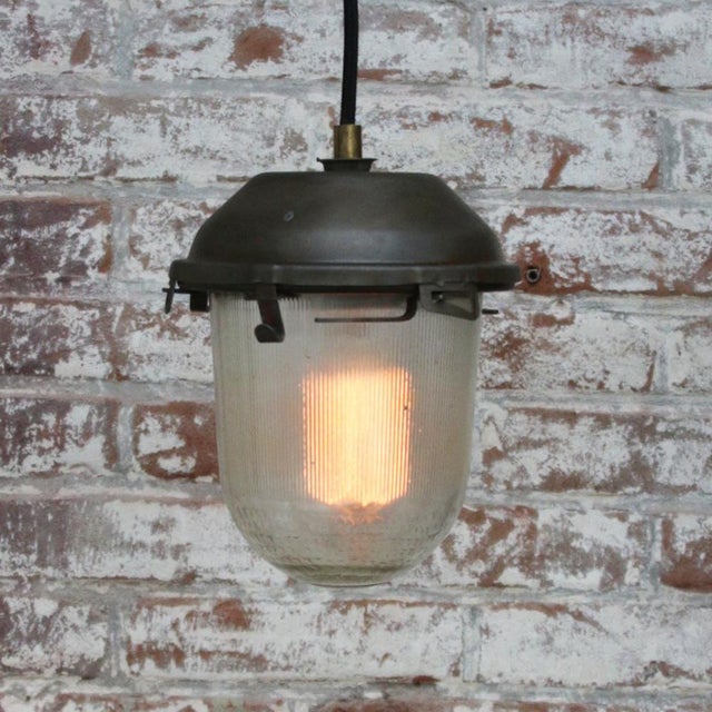1950s Vintage Industrial Grey and Clear Striped Glass Pendant Light For Sale - Image 5 of 7