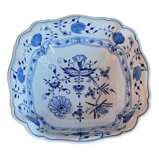 Vintage Serving Bowl in the Onion Pattern Decor by Meissen, 1970s For Sale