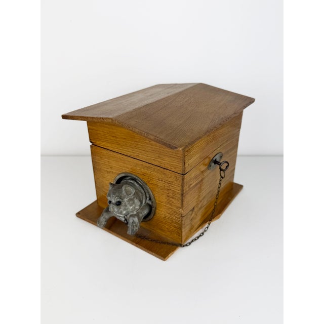 19th Century Antique 19th Century Dog Kennel Cigar Humidor Box in Wood with Metal Dog and Key, 1890s For Sale - Image 5 of 15