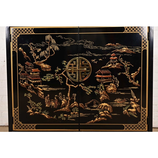 Drexel Heritage Hollywood Regency Chinoiserie Hand-Painted Black Lacquered Bar Cabinet For Sale In South Bend - Image 6 of 12