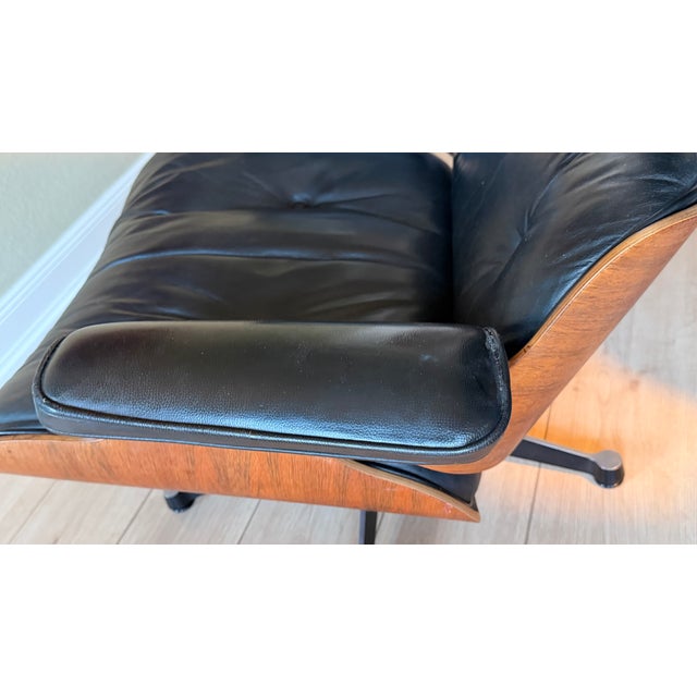 Set of Lounge Chair & Ottoman by Charles & Ray Eames for Herman Miller & Vitra, Set of 2 For Sale - Image 18 of 18