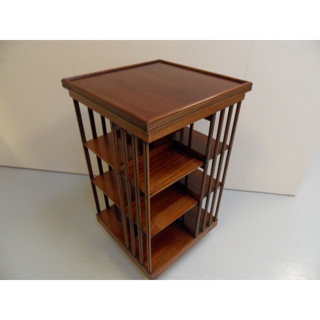 Antique Mahogany Revolving Bookcase, in Very Good conditions. Designed before 1890