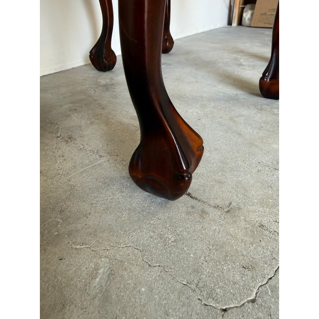 Pair of Vintage Georgian Style Mahogany Wooden Nightstands With Carved Claw Feet For Sale - Image 12 of 17