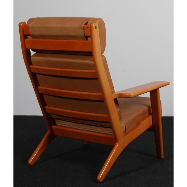 Model 290A Lounge Chair in Beech and Leather attributed to Hans J. Wegner for Getama, 1990s For Sale - Image 6 of 7