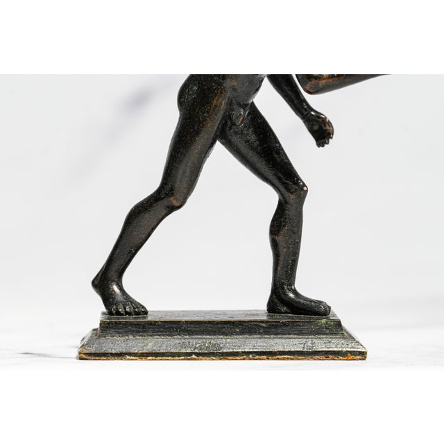 Amazing Miniature Antique Grand Tour Bronze Herculaneum Runner Statue Neoclassical Greek Athlete Sculpture Home Decor Art For Sale - Image 4 of 13