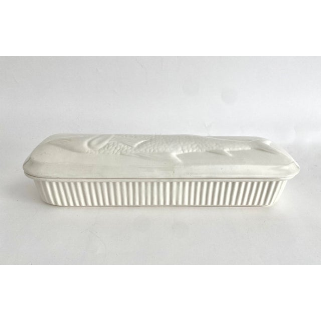 Mid-Century Modern Vintage El Camino California Pottery White Ceramic Embossed Fish Casserole For Sale - Image 3 of 6