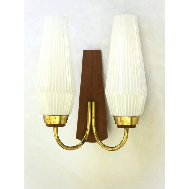 Beautiful two-flame bag lamp made of brass, teak and white structured glass. 2 sockets E14 Up to 250V (Europe/UK...