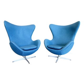 Arne Jacobsen for Fritz Hansen Distributed by Knoll Egg Chairs - A Pair For Sale