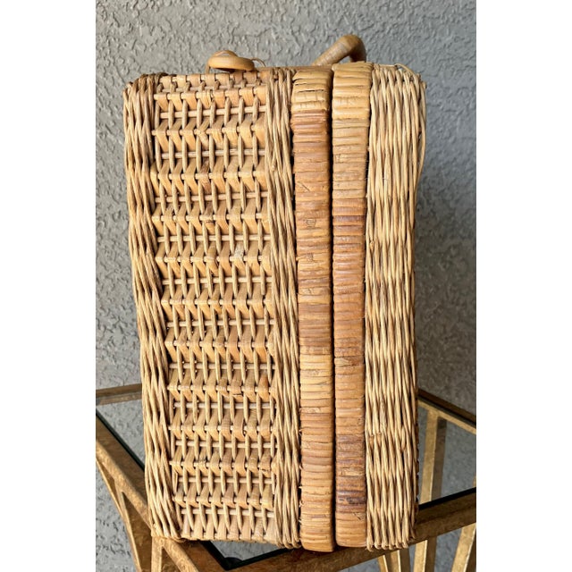 Mid 20th-Century Nicely-Sized Handwoven Valise-Style Rattan Storage Basket, Hong Kong For Sale In Austin - Image 6 of 12