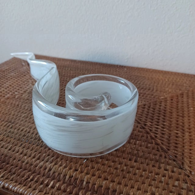 1990s Vintage 90s Murano Style Dancing Flame White Sparkle Ribbon Art Glass Sculpture For Sale - Image 5 of 8