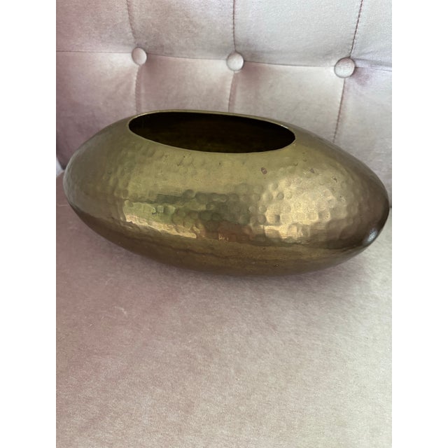 Vintage Mid-Century Brass Large Hammered Decorative Bowl For Sale - Image 10 of 11