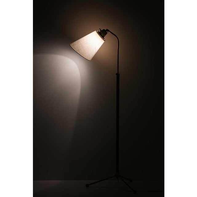 1940s Brass and Leather Floor Lamp by Hans Bergström for Ateljé Lyktan, 1940s For Sale - Image 5 of 8