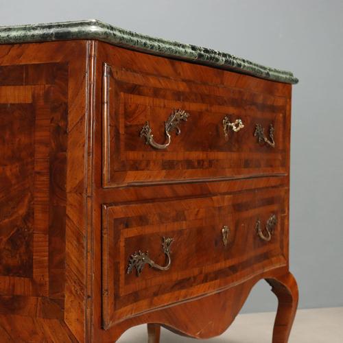 Baroque Chest of Drawers in Walnut and Walnut Root For Sale - Image 3 of 11