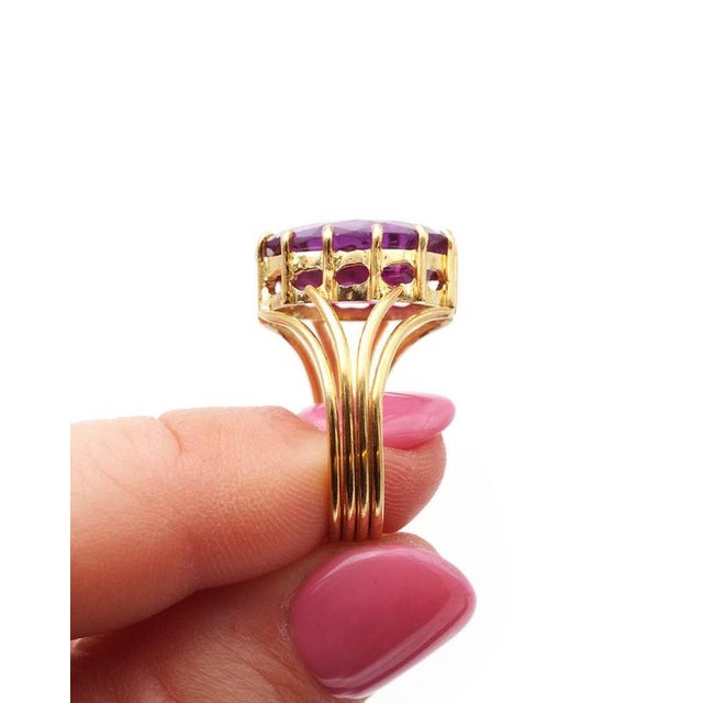 Vintage 18 Karat Gold Cocktail Ring For Sale - Image 6 of 8