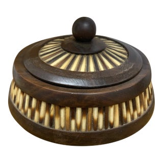 Vintage Mid 20th Century Round Lidded Porcupine Quill Box For Sale