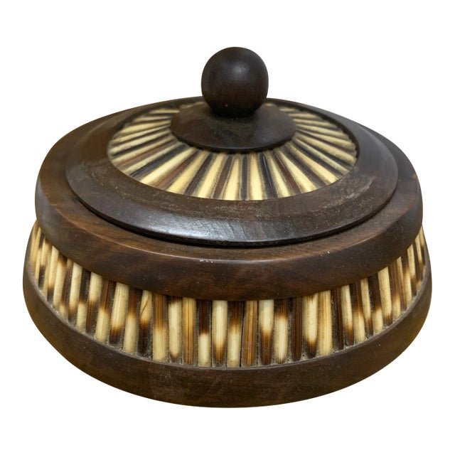 Vintage Mid 20th Century Round Lidded Porcupine Quill Box For Sale
