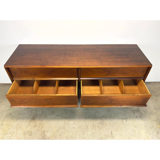 1950’s T H Robsjohn Gibbings for Widdicomb 6 Drawer Walnut Dresser Chest of Drawers For Sale - Image 9 of 12