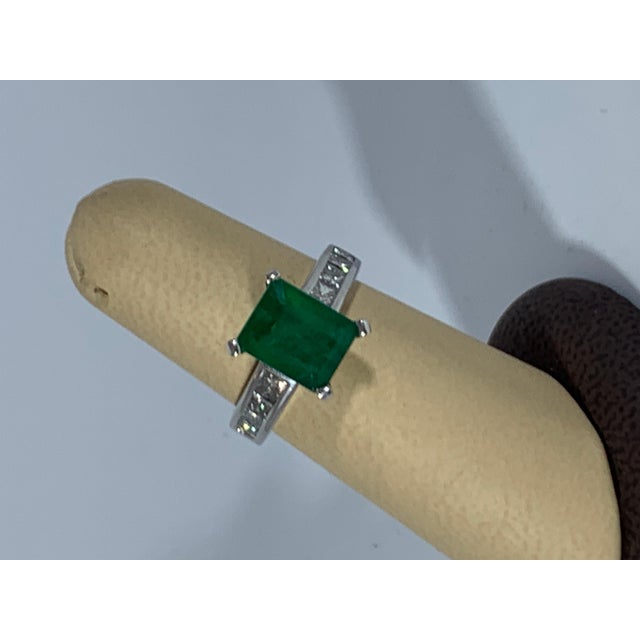 3.5 Carat Emerald Cut Emerald and 0.5 Carat Diamond Ring 14 Karat White Gold For Sale - Image 4 of 18
