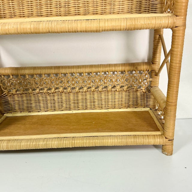 Mid-Century Boho Chic Coastal Arts & Crafts Double Knot Loop Wicker Wall Shelf For Sale - Image 13 of 16