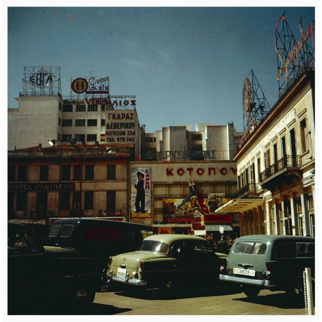 A moment in time In 2021, a gallery from Brussels contacted us. There, a photographic collection had been kept in tin...