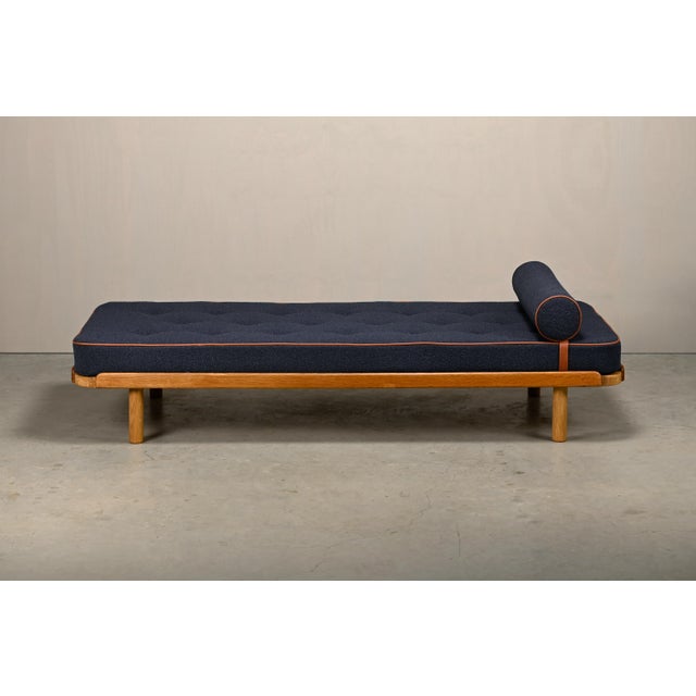 Scandinavian Daybed in Oak and Dark Blue Bouclé Fabric with Leather Accents, 1960s For Sale - Image 6 of 15
