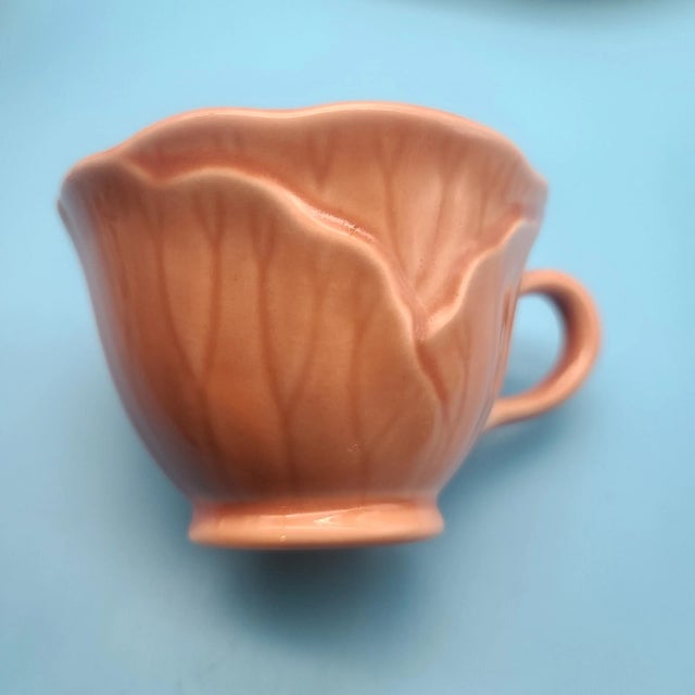 Beautiful vintage Metlox Poppytrail “Lotus” dinnerware set in the soft and elegant Peach colorway. This classic California...