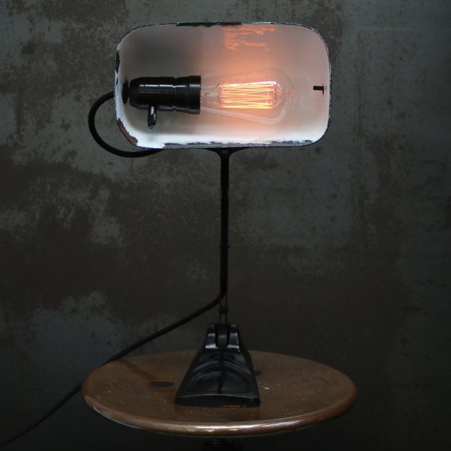 Industrial Vintage Petrol Green Enamel Banker's Table Lamp from Erpe, Belgium For Sale - Image 3 of 7