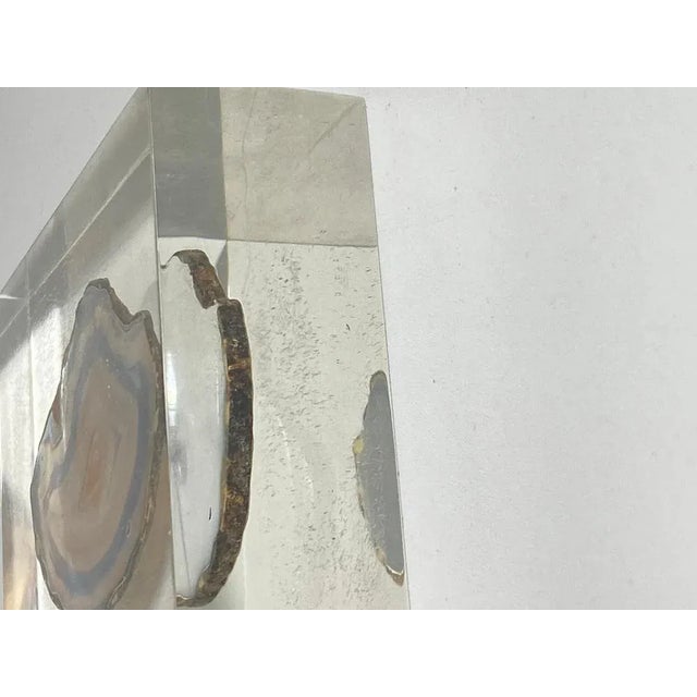 French Acrylic Glass Resin Cube Sculpture with Agate Stone, 1970s For Sale - Image 4 of 7