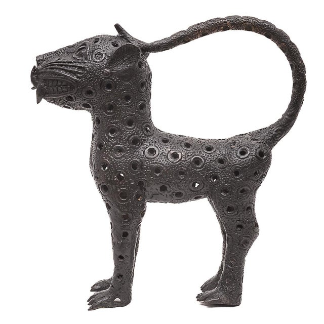 Black Benin Artist, Pair of Royal Leopards, 1800s, Bronze For Sale - Image 8 of 13