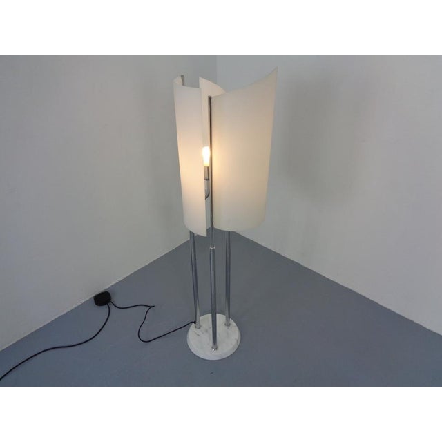 Arianna Floor Lamp in Marble and Handblown Glass by Bruno Gecchelin for Oluce, Italy, 1970s For Sale - Image 12 of 18