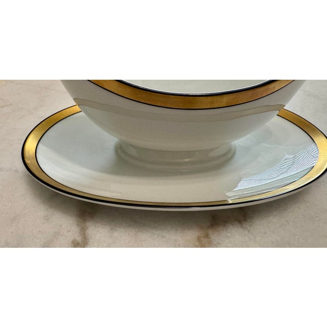 Vintage Hutschenreuther Selb Bavaria Classica Gravy Boat Attached Underplate Gold Trim Pasco For Sale - Image 10 of 10