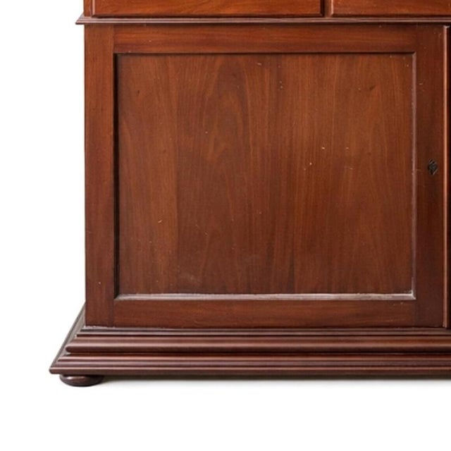 Portuguese China Cabinet in Mahogany For Sale - Image 3 of 6