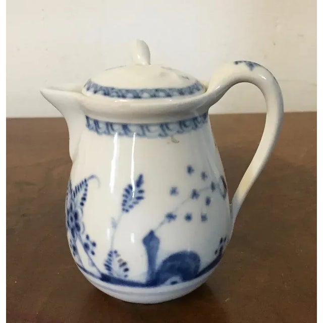 Antique 18th Century Vienna Porcelain Cream Jug and Cover in Chinese Blue & White For Sale - Image 9 of 13