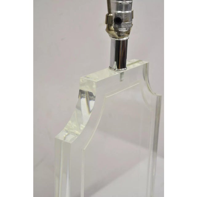 Vintage Mid Century Modern Sculpted Clear Lucite Octagonal Table Lamp For Sale - Image 9 of 12